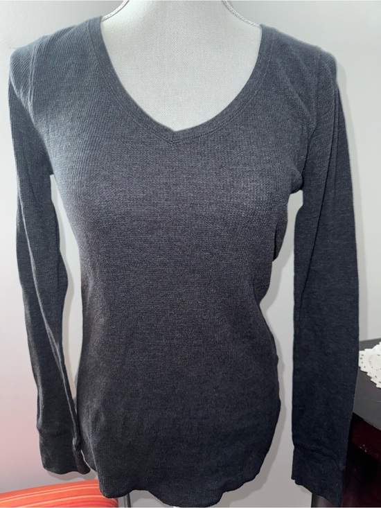 Old Navy Tops - Old Navy Charcoal Ribbed V-Neck Sweater